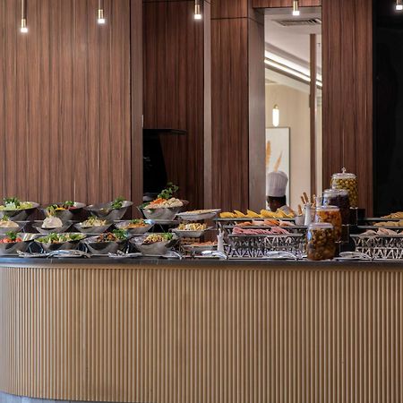 Warwick Al Jubail Hotel Ngoại thất bức ảnh