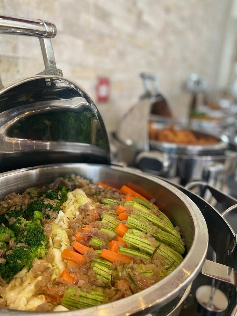 Warwick Al Jubail Hotel Ngoại thất bức ảnh