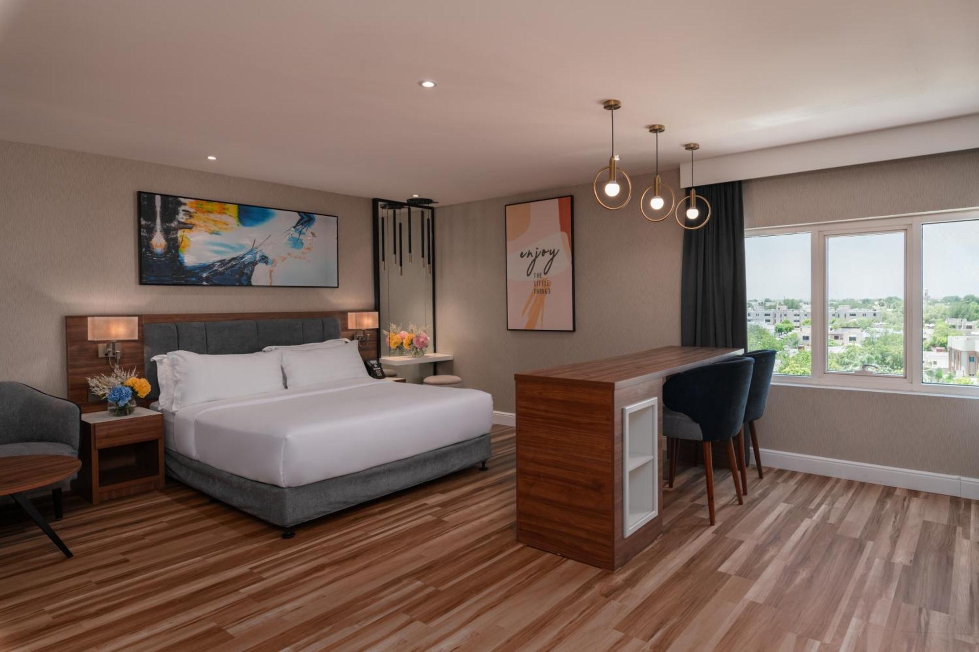 Warwick Al Jubail Hotel Ngoại thất bức ảnh