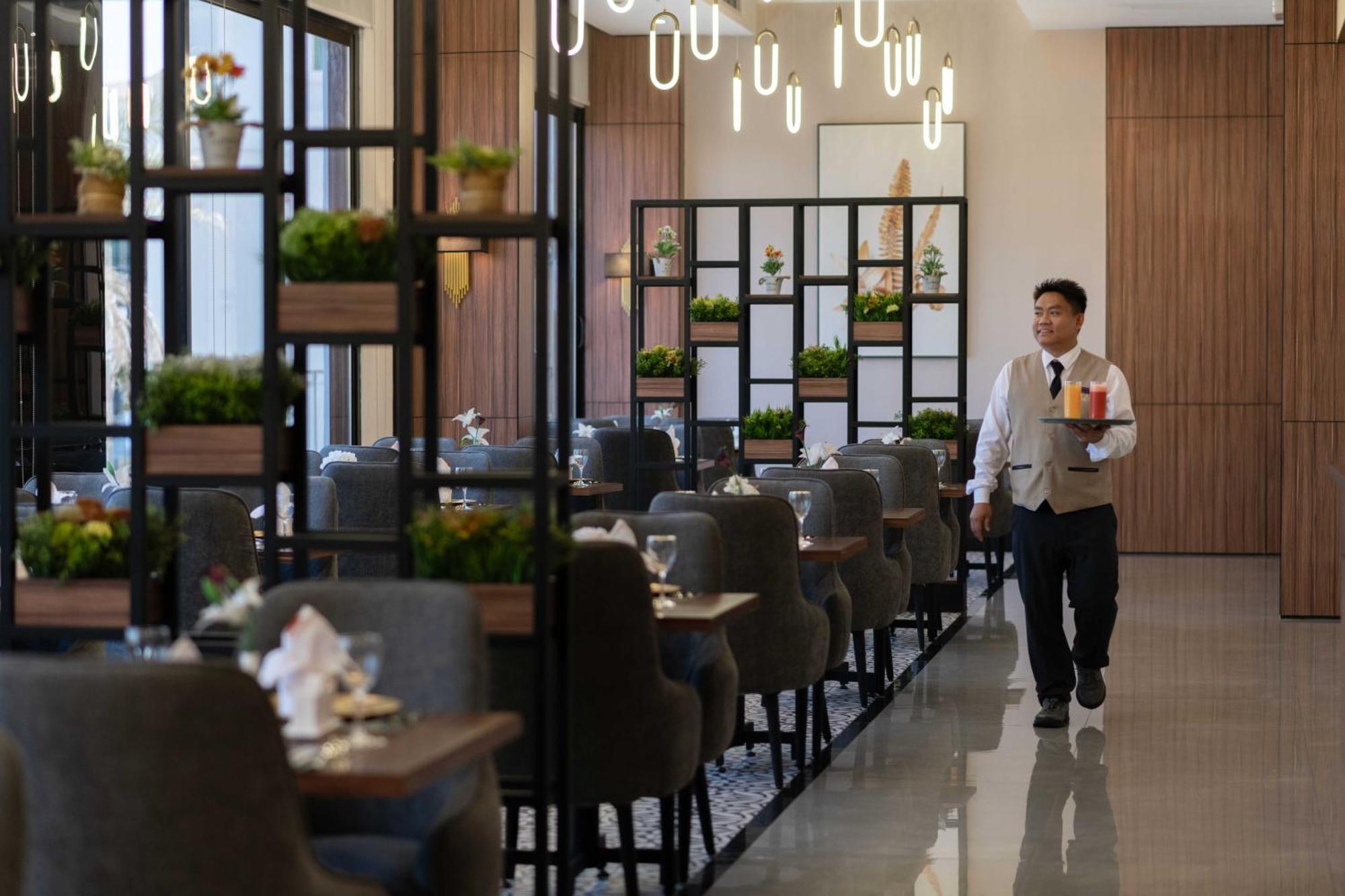 Warwick Al Jubail Hotel Ngoại thất bức ảnh