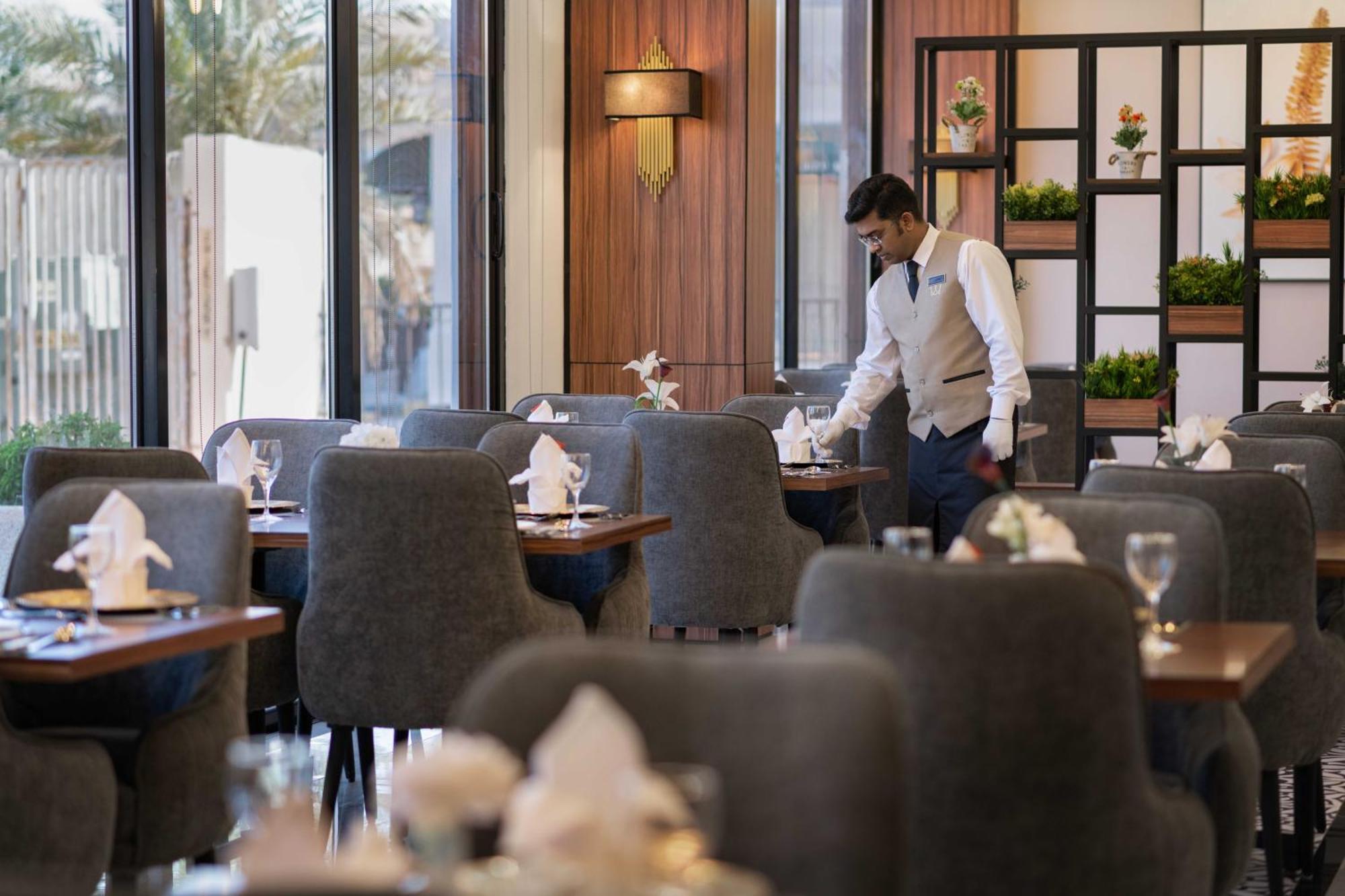 Warwick Al Jubail Hotel Ngoại thất bức ảnh