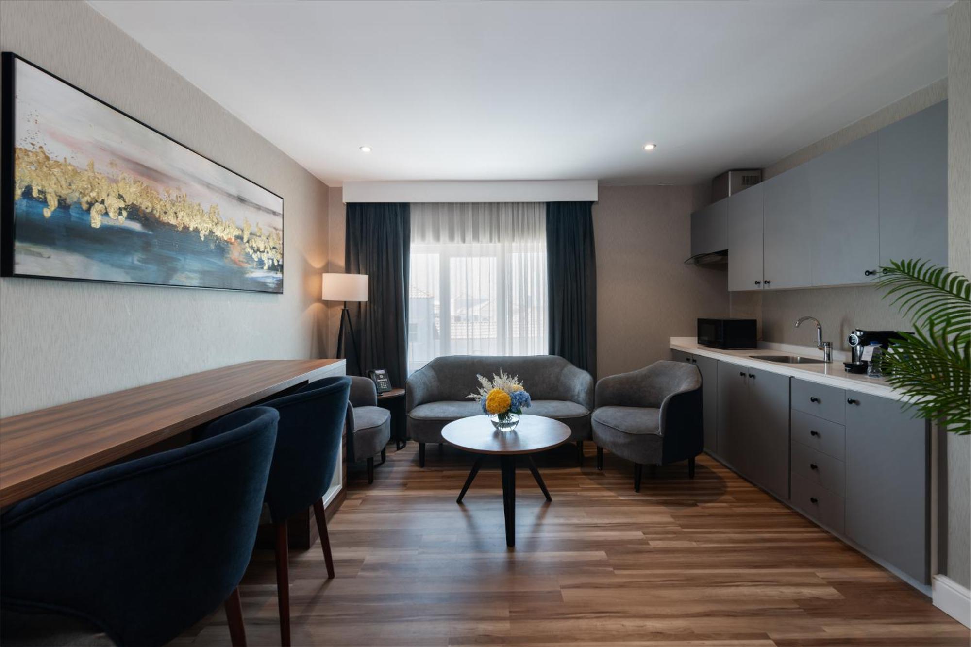 Warwick Al Jubail Hotel Ngoại thất bức ảnh