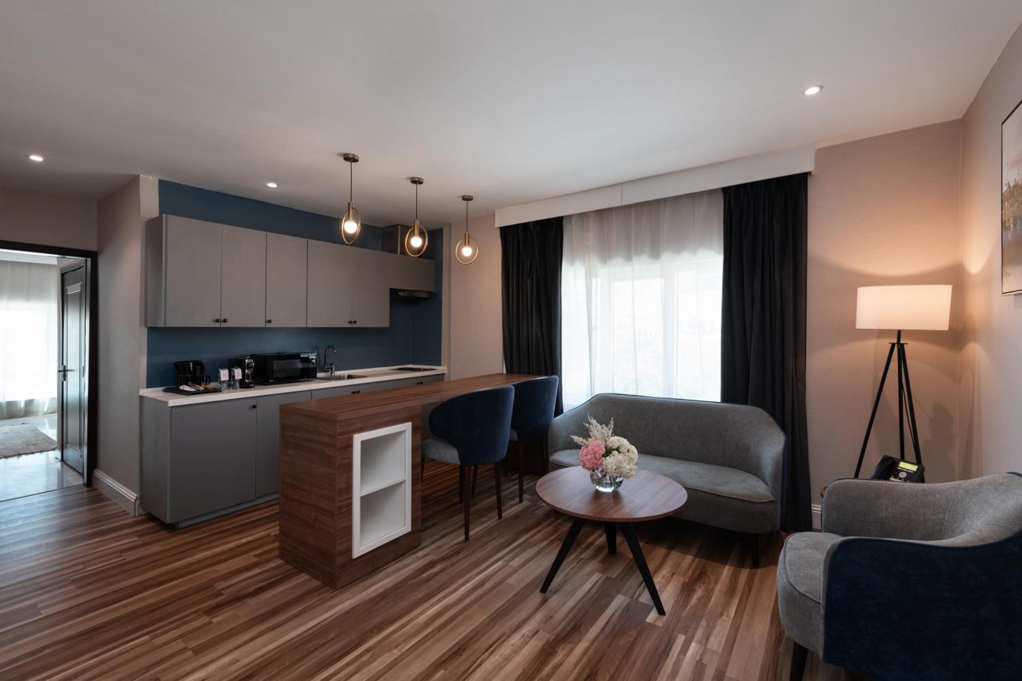 Warwick Al Jubail Hotel Ngoại thất bức ảnh
