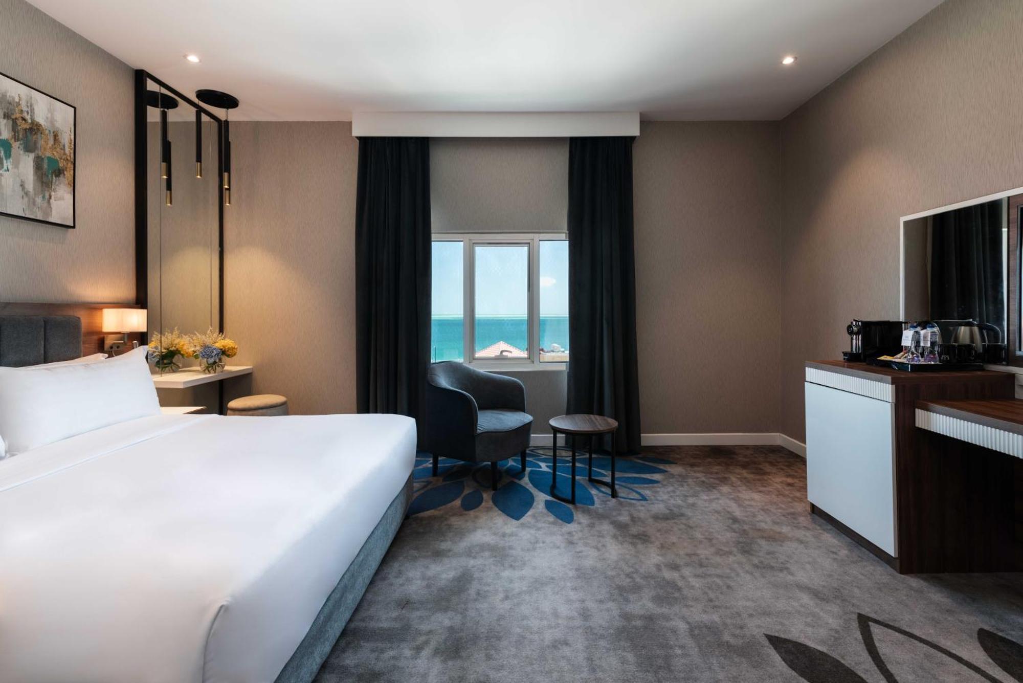 Warwick Al Jubail Hotel Ngoại thất bức ảnh