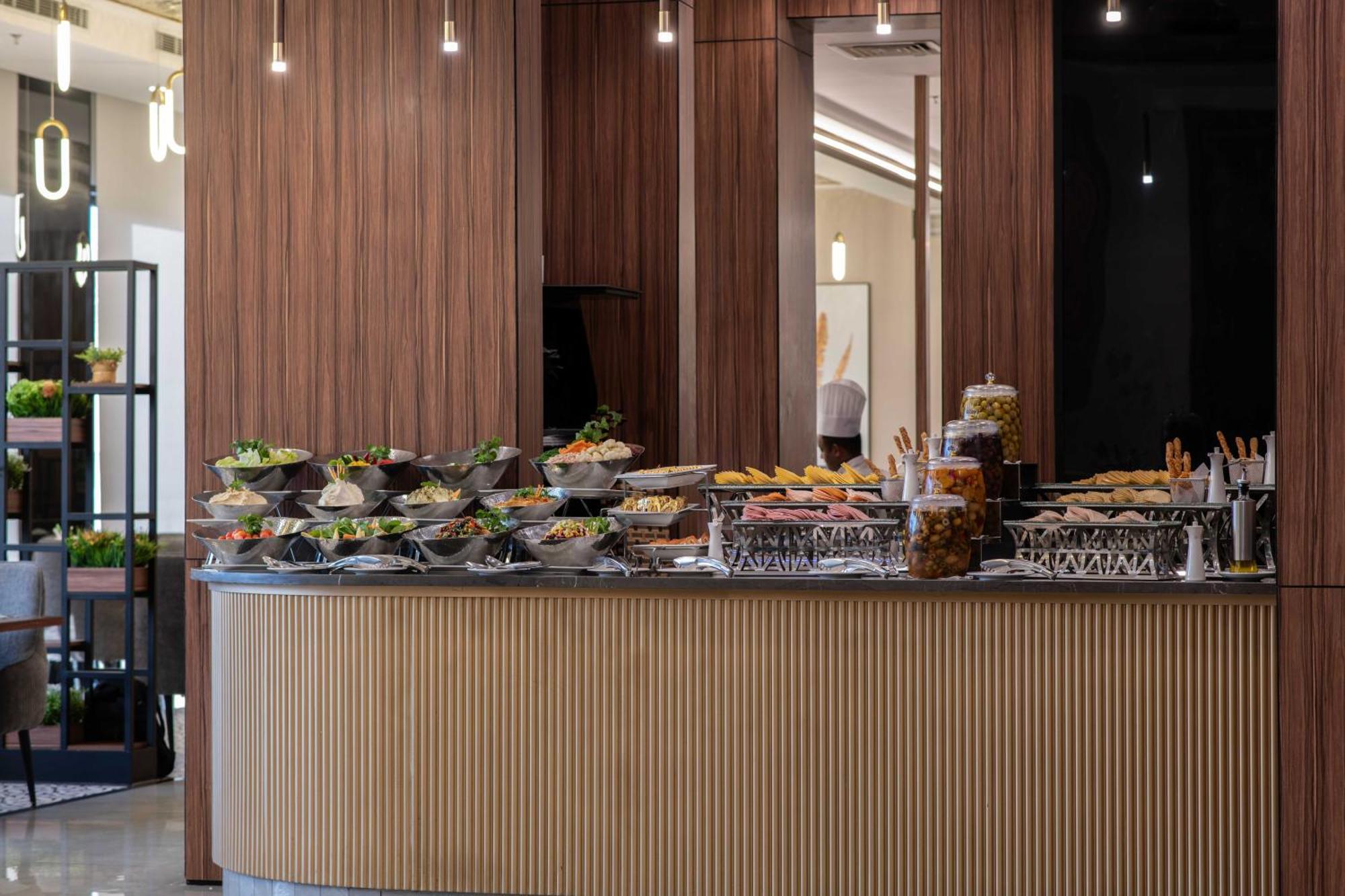 Warwick Al Jubail Hotel Ngoại thất bức ảnh